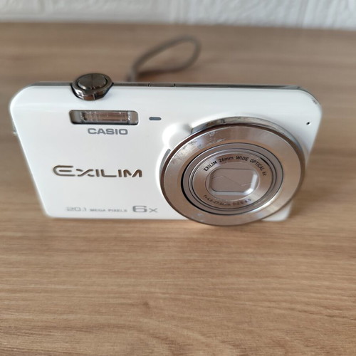 Casio Exilim EX-ZS25 digital camera used with 20.1MP and 6x optical zoom