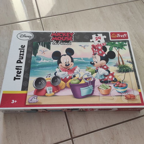 Puzzle Mickey & Minnie 24 pieces like new