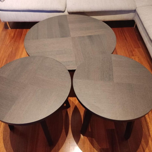 3 coffee tables, 2 at 0.50x0.50m, 1 at 0.90x0.40m