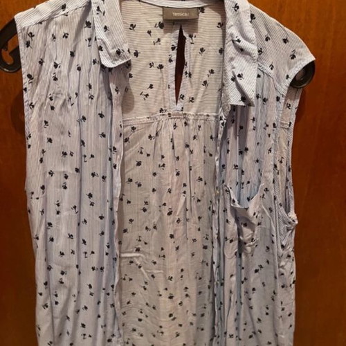Sleeveless shirt like new, blue, for spring summer