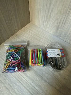 Paper clips set