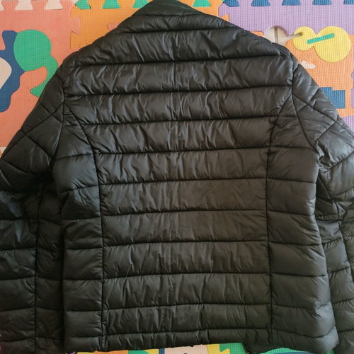 Teranova medium black jacket used with small sleeve defect
