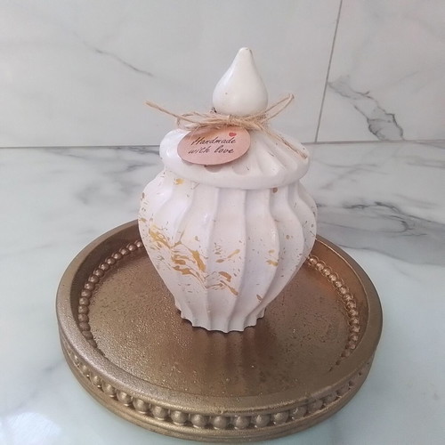 Decorative plaster vase like new with gold details and round tray 17 cm