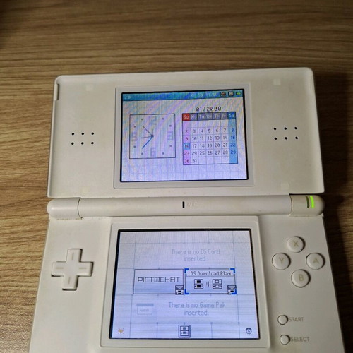 Nintendo DS Lite White like new with new battery and game