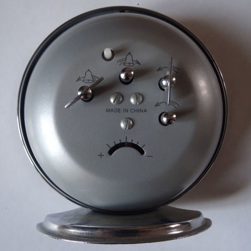 Metal wind-up Tom and Jerry table clock like new