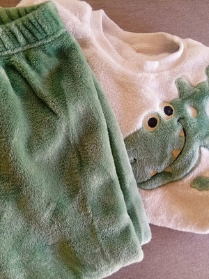 Boys' pajamas 4-5 years used, warm and soft