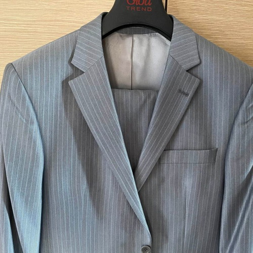 Italian suit size 52 with classic comfortable fit, jacket and trousers