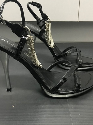 Aldo sandals black with silver details used, barely worn
