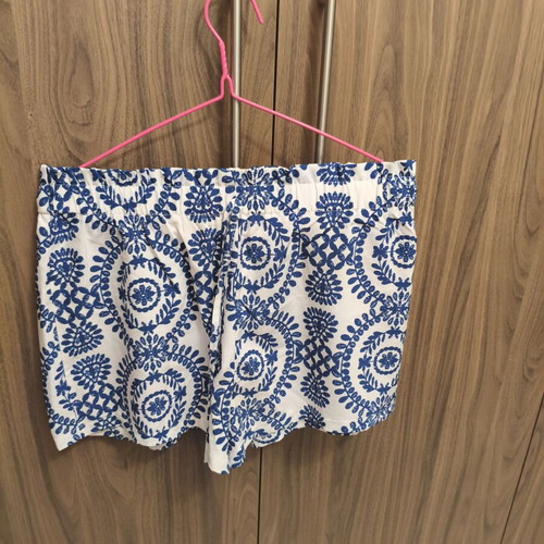 Shein shorts like new, white and blue, size M