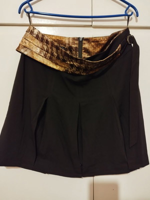 Ice short skirt used, brown with integrated belt M-L