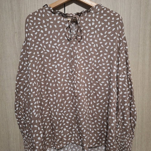 Beige polka dot shirt with neck tie new, size S/M