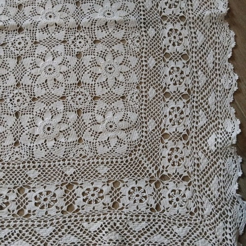 Knitted tablecloth used, 88 cm