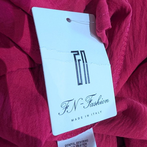 Set of 2 blouses one size fuchsia and pink with ruffles and lace new