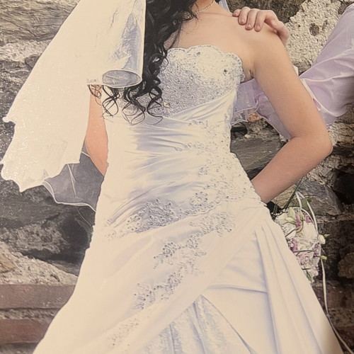 Wedding dress with Swarovski stones like new, size S, white