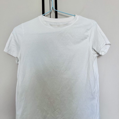 Shorts and t-shirts like new, set of 2 shorts and 3 t-shirts for girls 12-14 years