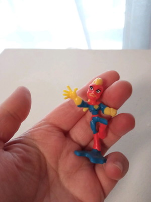 Kinder Joy Captain Marvel small figure like new