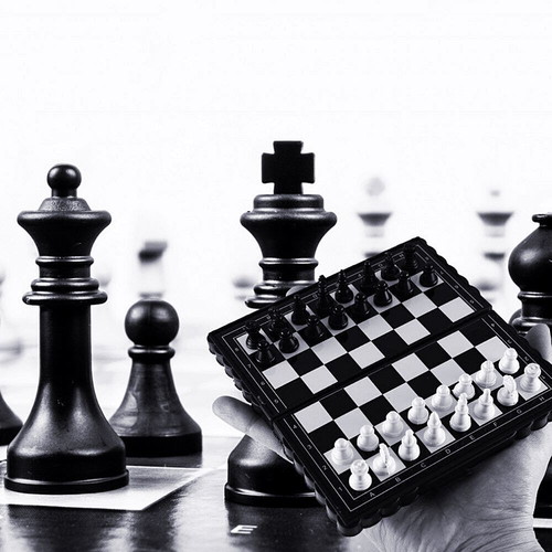 Small Magnetic Chess Set new