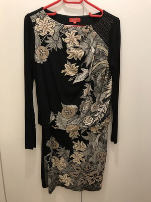 Jolie Robe Derhy σαν καινούργιο, μαύρο και χρυσαφί, μέγεθος M