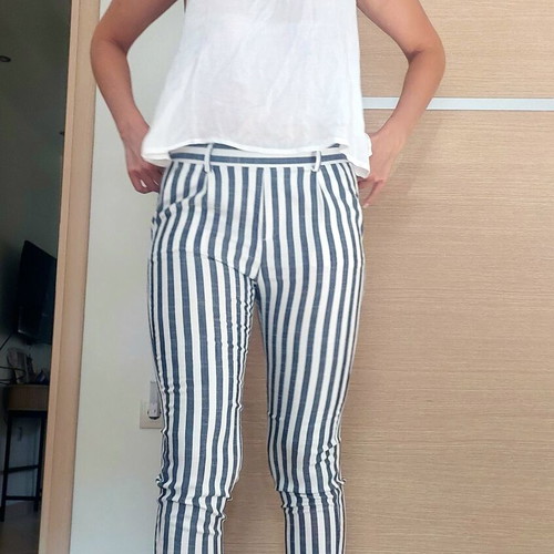 Striped linen pants with 2 tops set like new, size 40