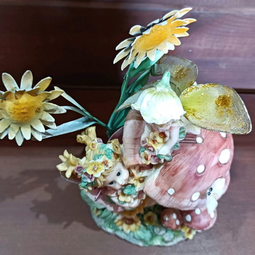 Vintage decorative figurine children on mushrooms new