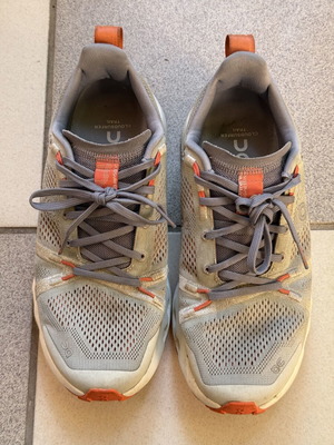 On Running Cloudsurfer Trail men's running shoes used, size EU 41