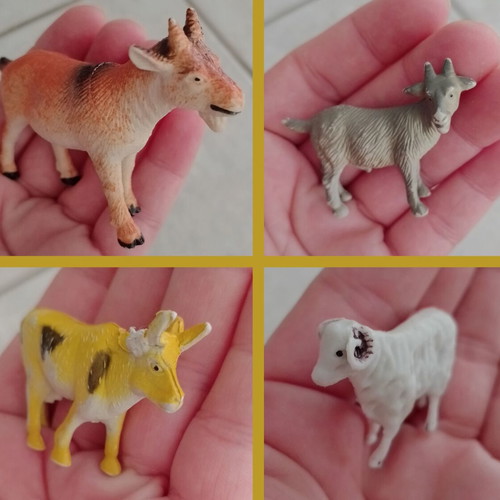 Farm plastic animal figures, pack of 17