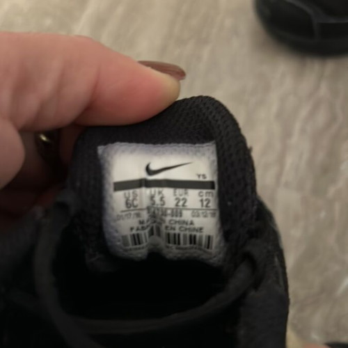 Nike tn plus 22 shoes used, black