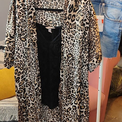 Animal Print Kimono new, satin fabric, one size