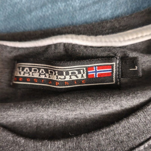 Napapijri T-shirt large, vintage, authentic, like new, grey