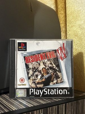 Resident Evil PS1 игра употребявана, перфектен комплект, екшън