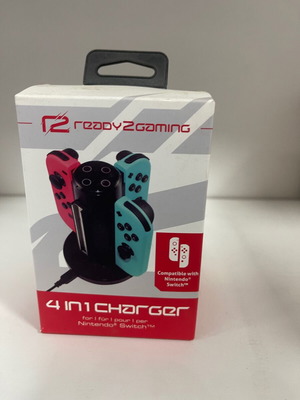 Ready2gaming charging dock for 4 Switch controllers black new