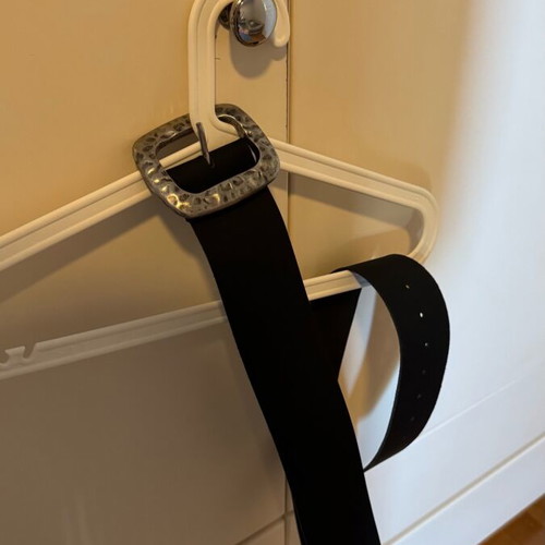 A.L.E. women's belt like new, adjustable, black