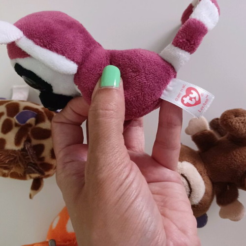Ty plush toys like new, pack of 4 with 3 keychains