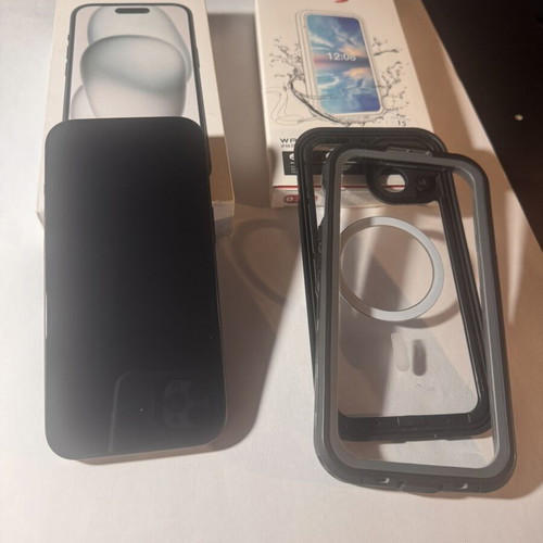 iPhone 15 128GB like new, black, dual SIM