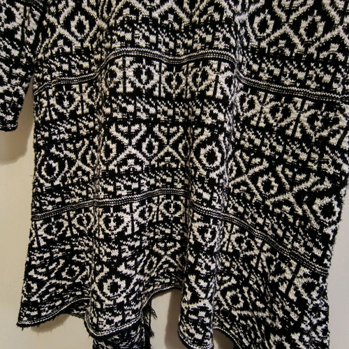 Asymmetric cardigan used with boho style, black and white
