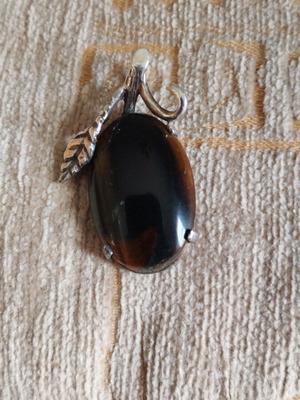 Silver pendant with tiger eye new