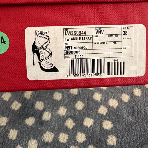 Valentino Garavani leather pumps used, size 38, worn twice