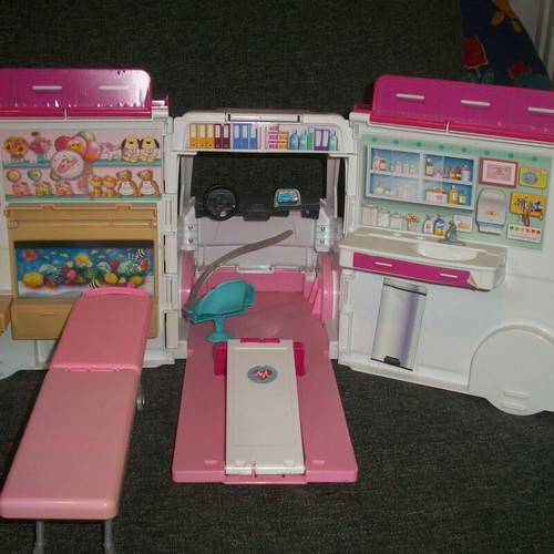 Barbie Portable Clinic like new