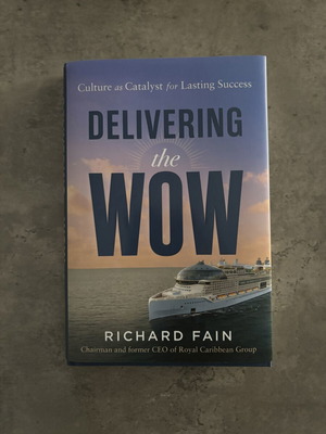 Delivering the Wow hardcover book new, leadership and business