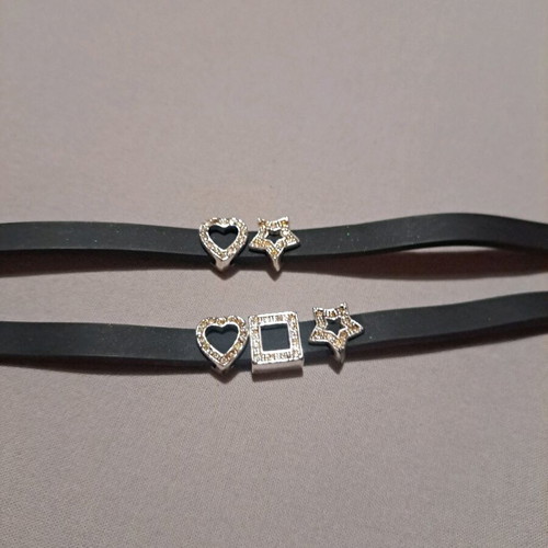 Choker necklace and bracelet set like new, with rubber and metal details
