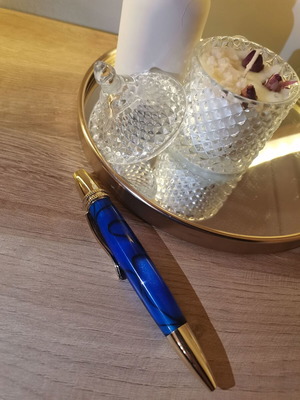 Handmade pen with liquid glass new, black ink