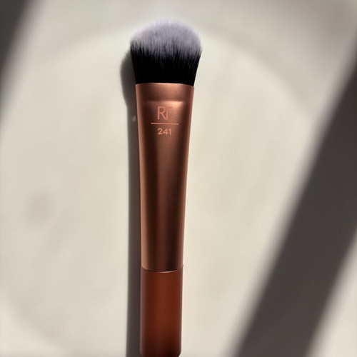 Real Techniques Seamless Complexion Brush new, foundation makeup