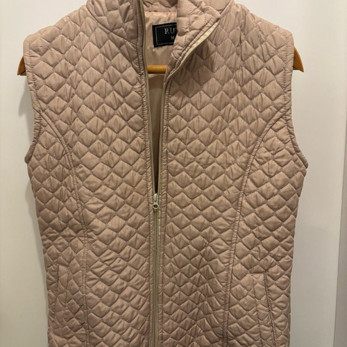Sleeveless Jacket like new, size M-L, beige