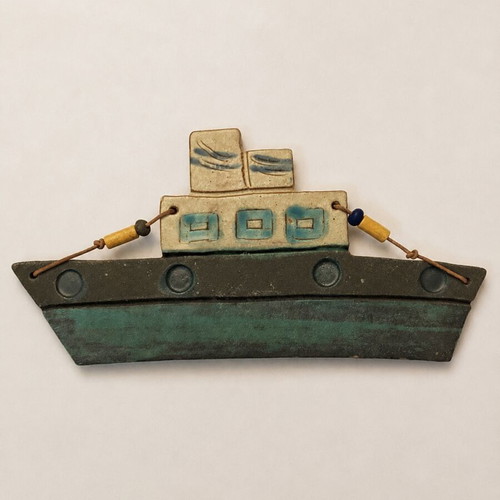 Ceramic wall boat with beads, 23 × 12 cm