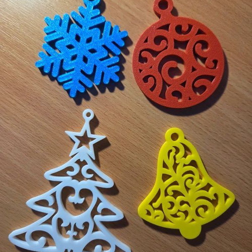 Christmas ornaments set of 4 pieces new