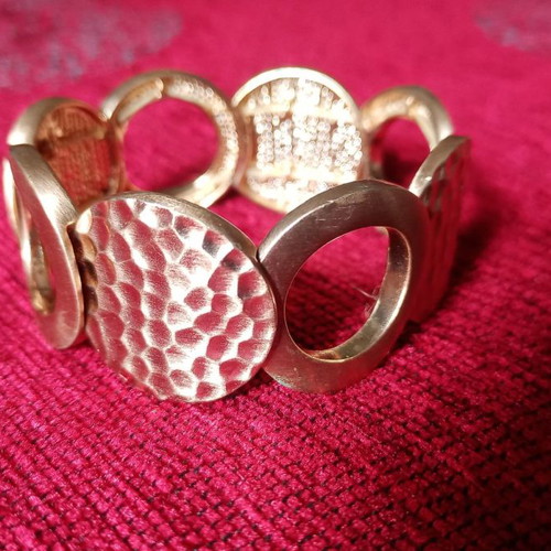 Rose gold hammered circle bracelet used (pink gold)