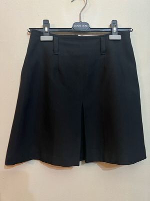 Mini black skirt