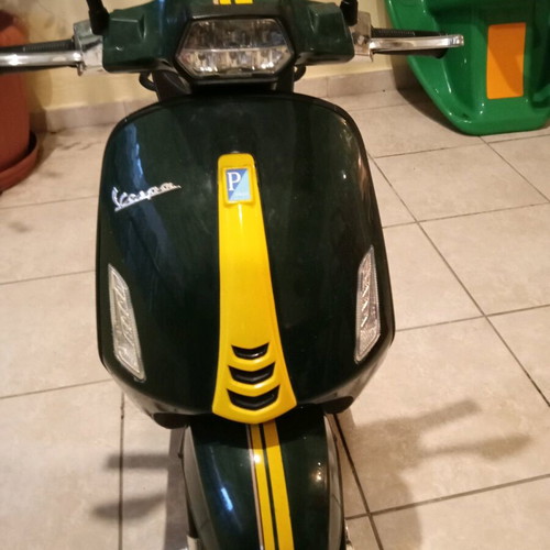 Electric kids Vespa like new for children up to 6 years old
