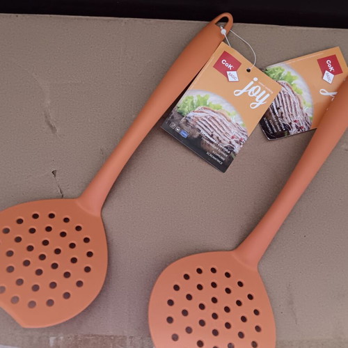 Set of plastic spatulas new
