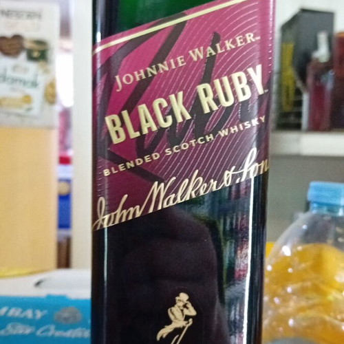 Johnnie Walker Black Ruby new fruit whisky